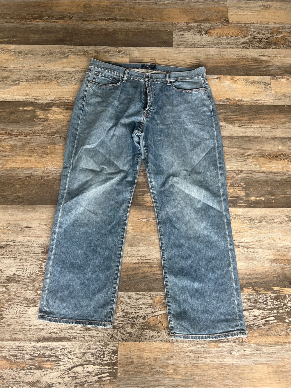 Lucky Brand Women's Relaxed Straight Jeans in Light Blue Wash
